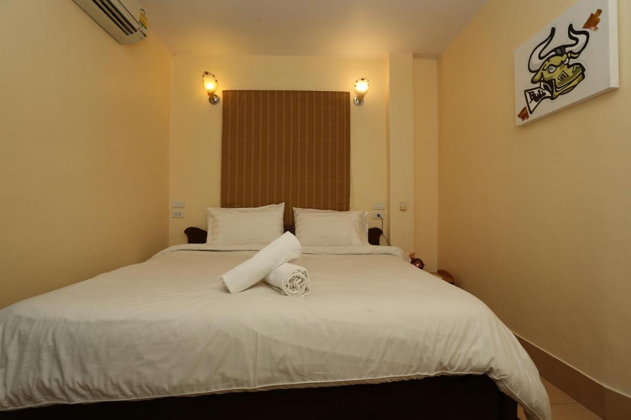 Zodiac Hotel Patong Exterior foto