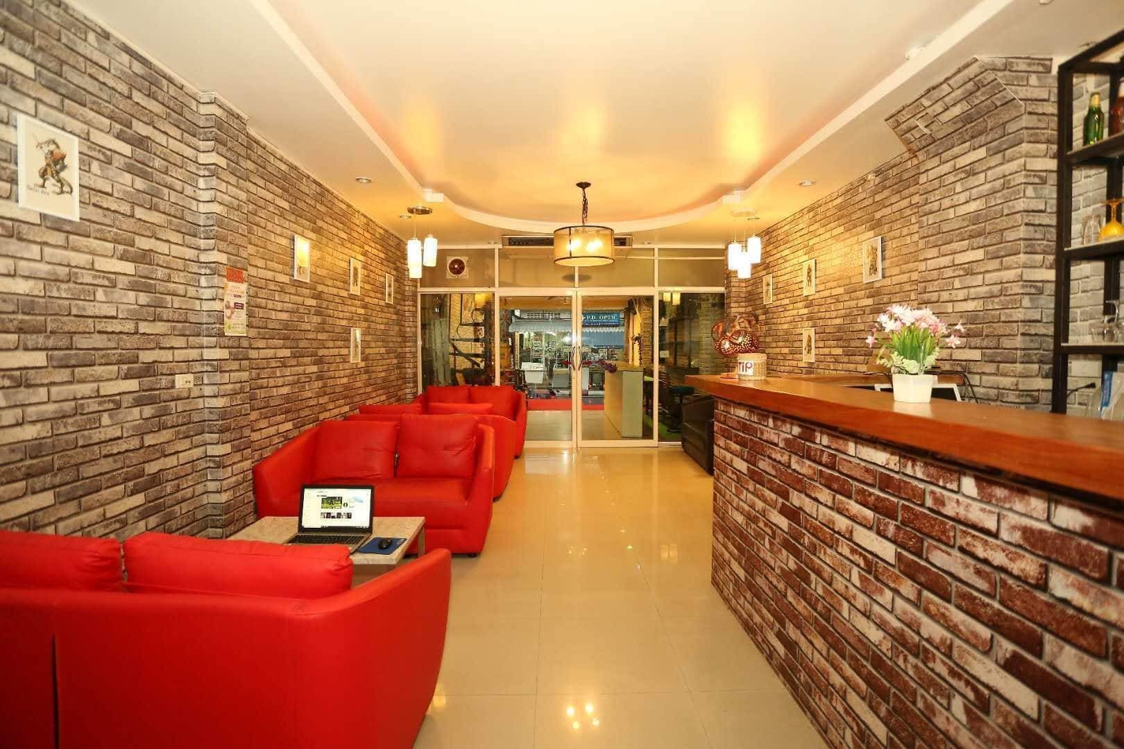 Zodiac Hotel Patong Exterior foto
